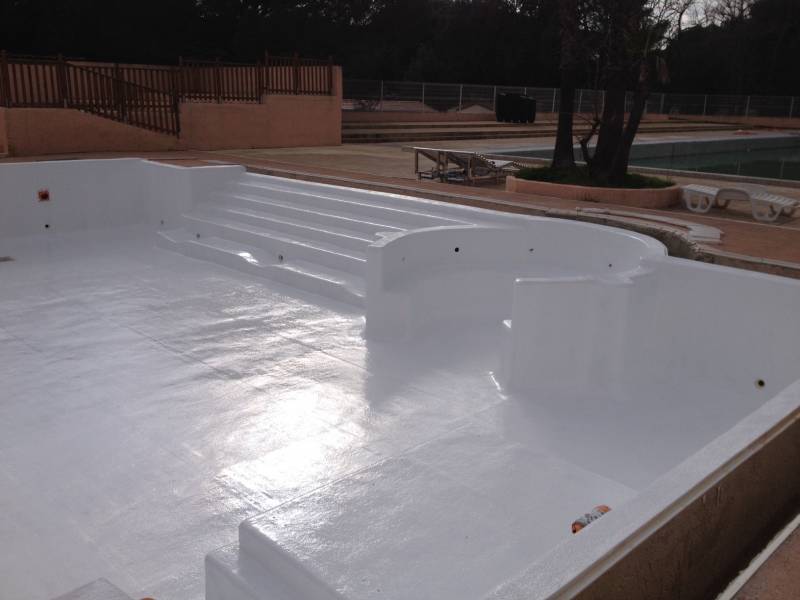 renovation de la piscine du camping oasis village a roquebrune sur argens