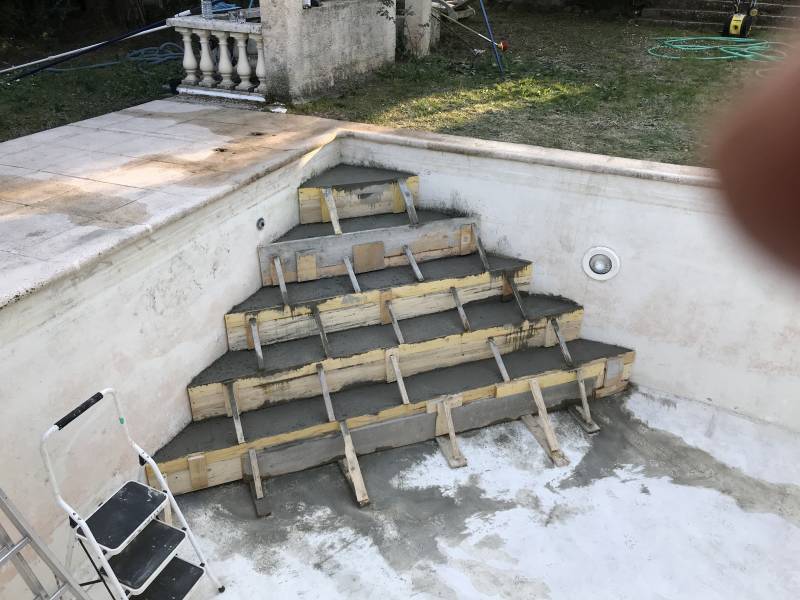 renovation piscine et creation escalier a lorgues